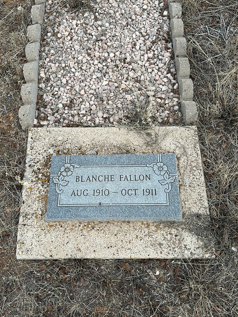 Blanche Fallon's grave. Photo 1