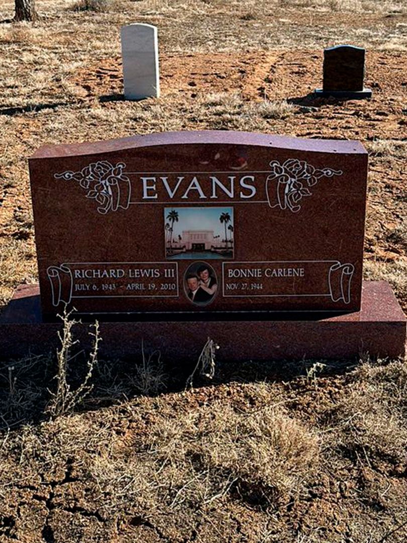 Richard Lewis Evans Third's grave. Photo 1