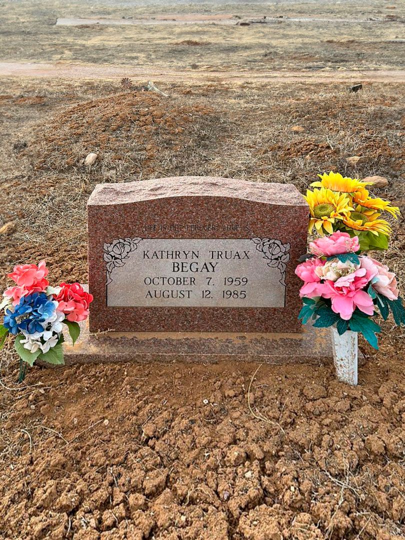 Kathryn Truax Begay's grave. Photo 1