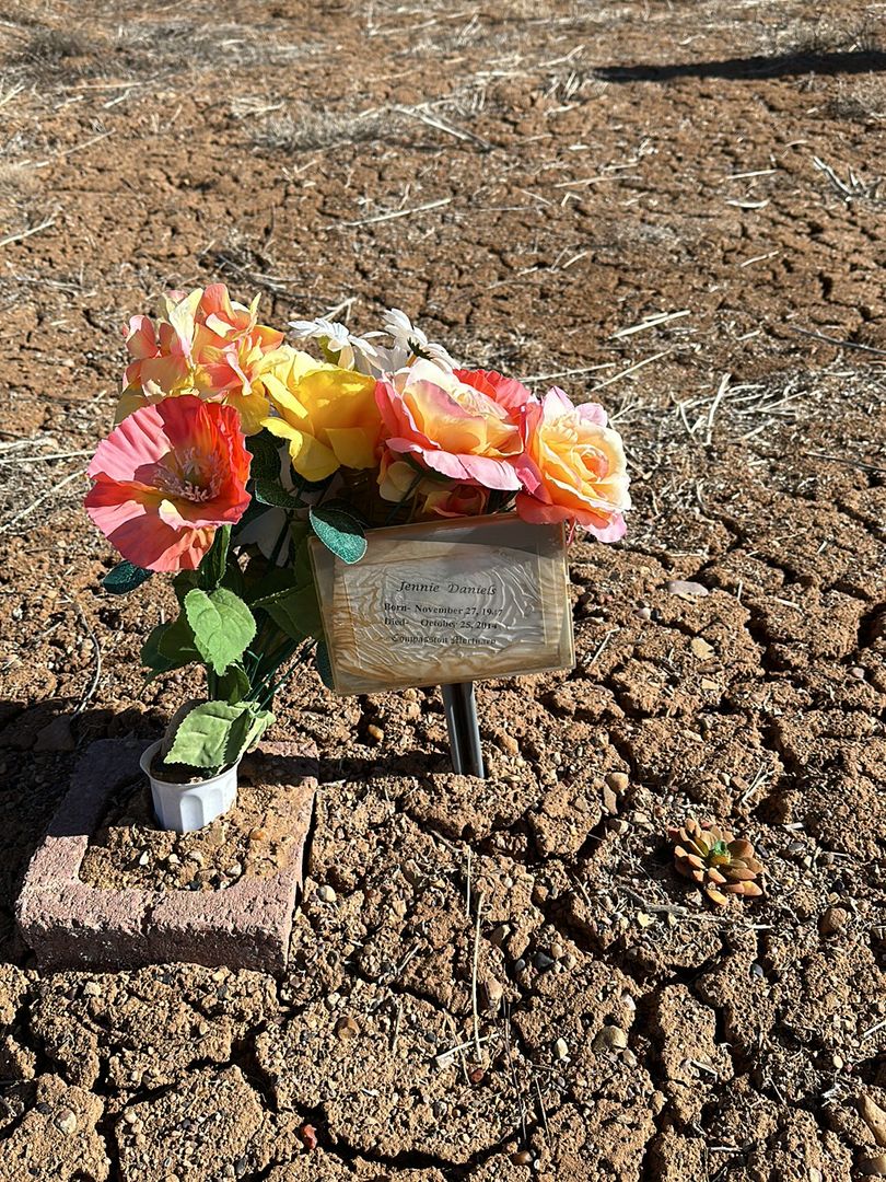Jennie Daniels's grave. Photo 1