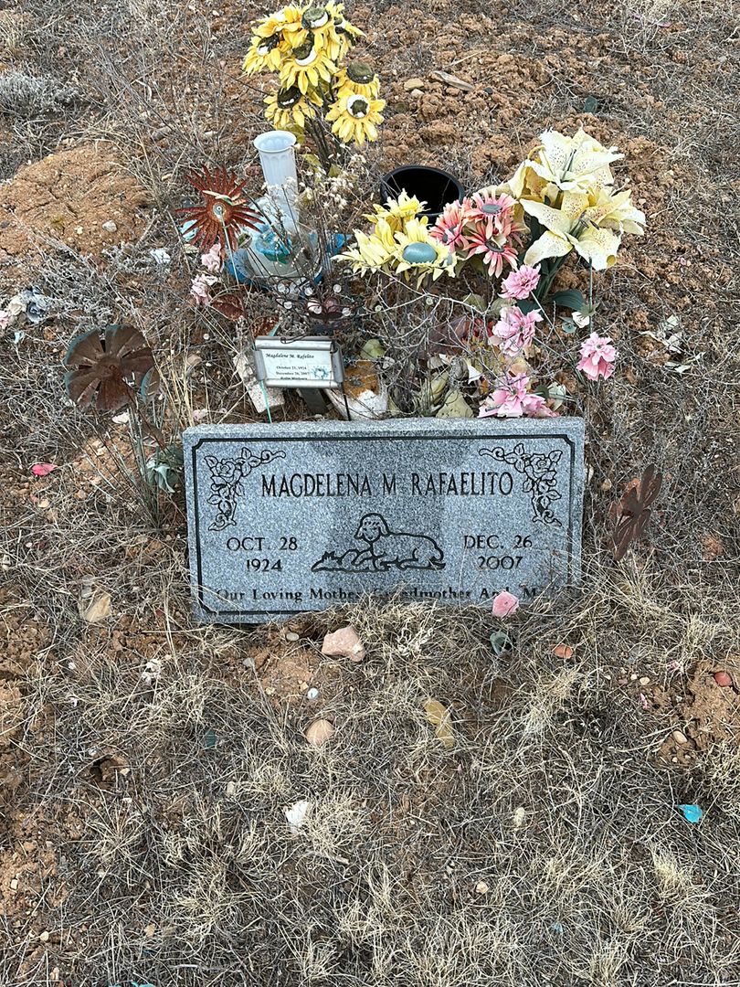 Magdelena M. Rafaelito's grave. Photo 1