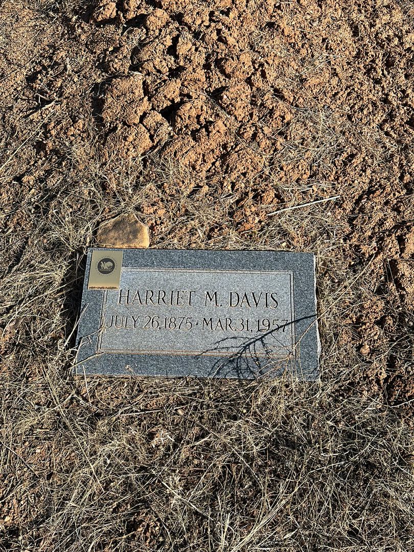 Harriet M. Davis's grave. Photo 1