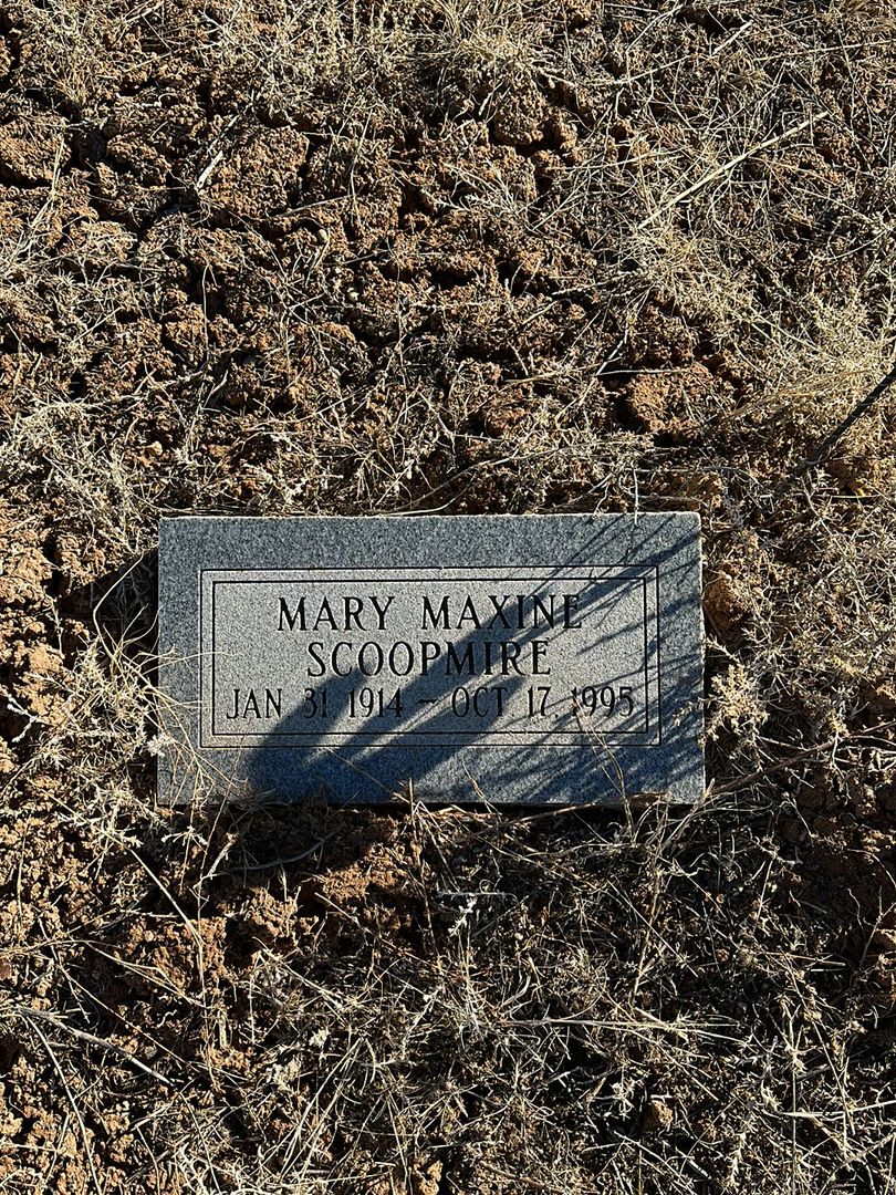 Mary Maxine Scoopmire's grave. Photo 1