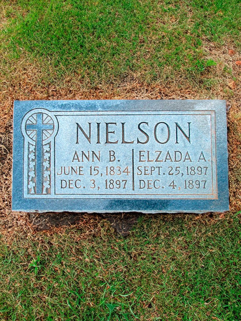 Elzada Albertha Nielson's grave. Photo 1